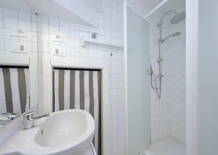 Vicolo Del Bologna In Trastevere By Halldis Appartement *