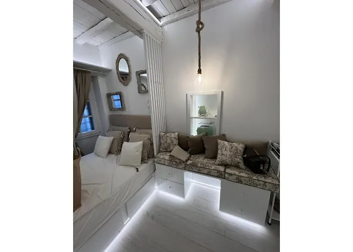Appartamento Vicolo Del Bologna In Trastevere By Halldis Roma